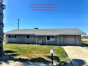 Building Photo - 17502 Rd 64