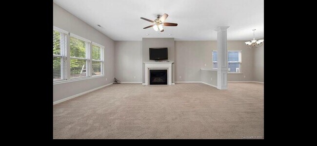 Building Photo - 2041 Fuschia Ct