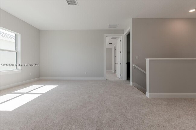 Building Photo - 3701 Greenway Dr