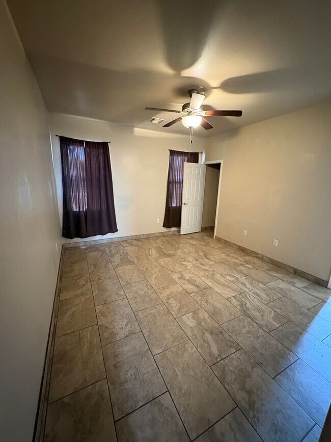 Building Photo - Charming 3 bedroom/2 bathroom Home located in Las Cruces !