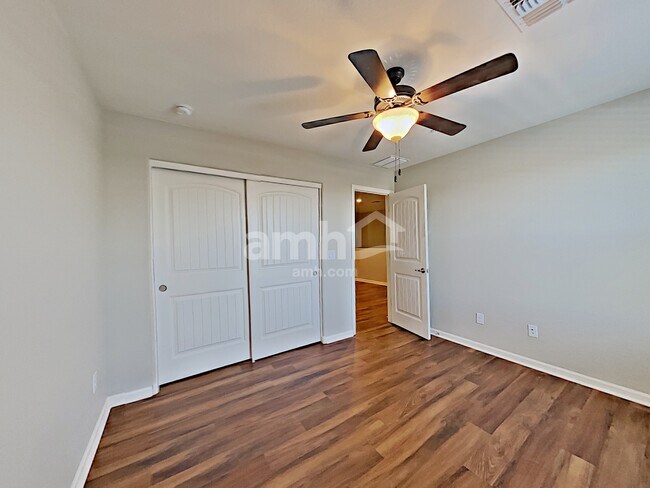 Building Photo - 20737 W Stone Hill Rd