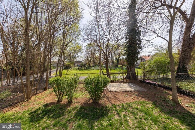 Building Photo - 31 W Southwerk St