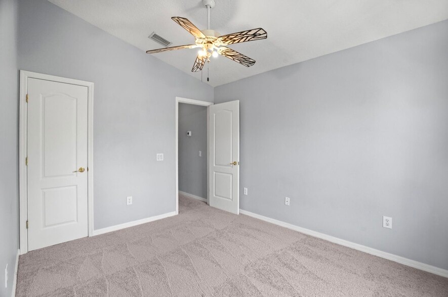 Building Photo - 13137 Kings Crossing Dr