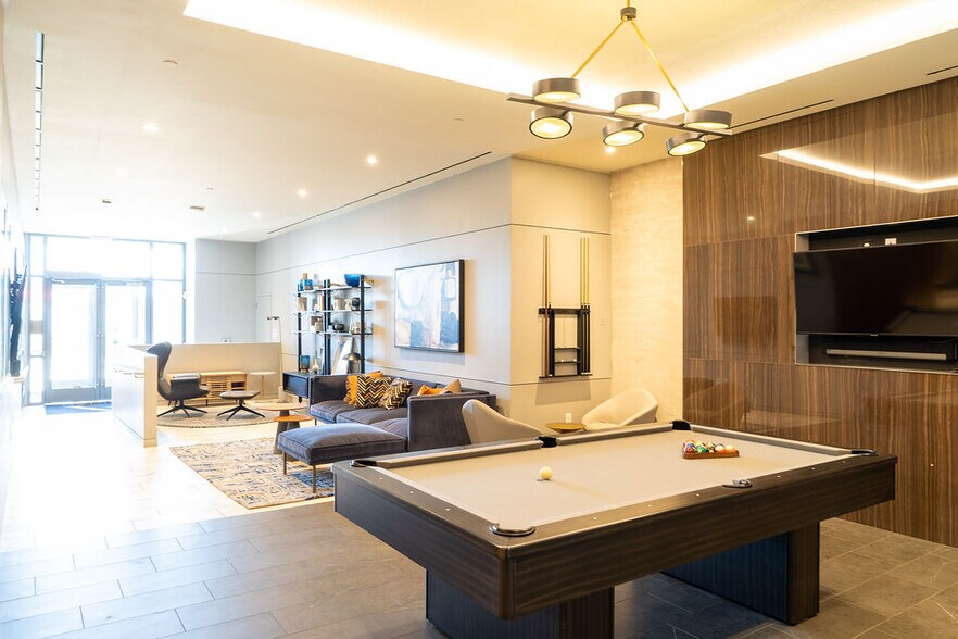 Building Photo - 1211 Van St SE