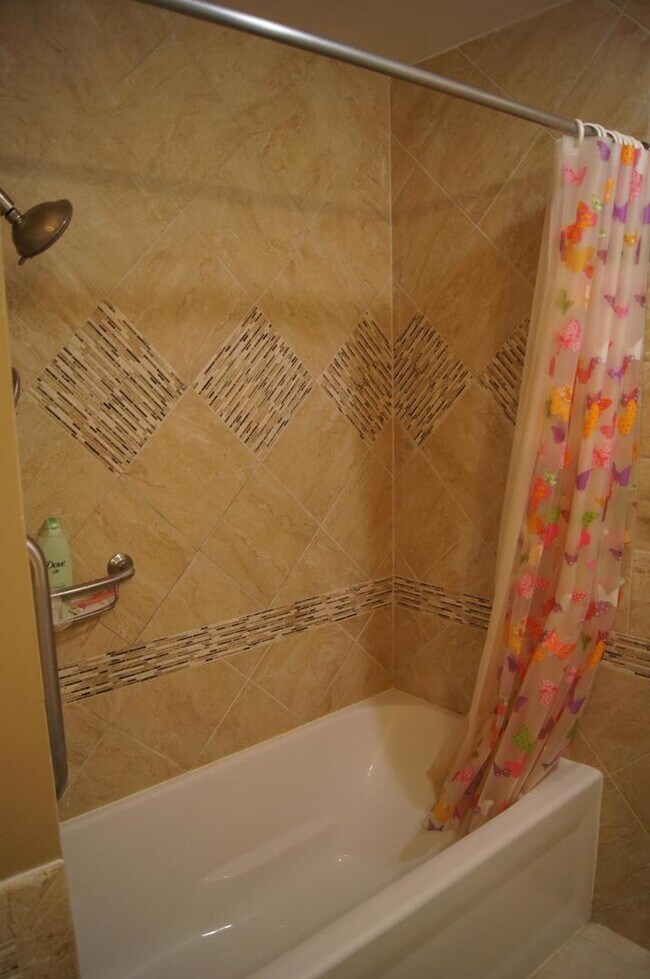 Building Photo - 950 Sweetflower Dr