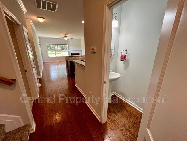 Building Photo - 53 Barnwood Cir
