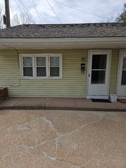 Building Photo - 70 Elm St