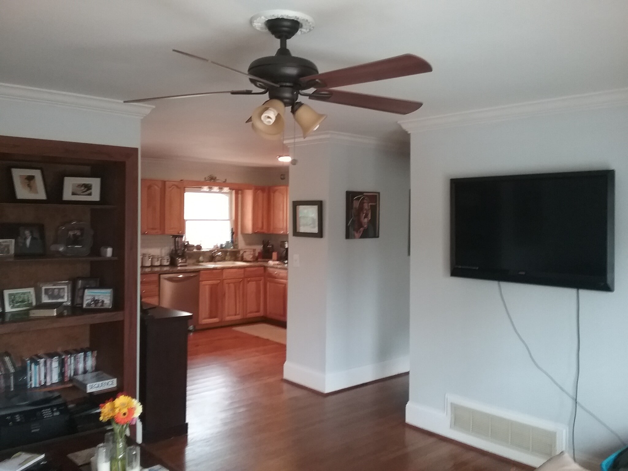 Open floor plan with great flow from kitchen to living room - 701 Rosalyn Dr