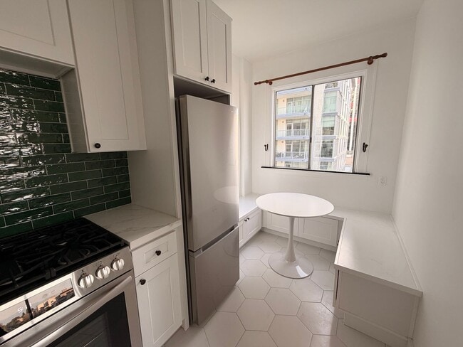 Building Photo - Historic 1BD in The Sovereign | New Appliances | Rooftop Access | Pet Friendly *$1,000.00 Off One...