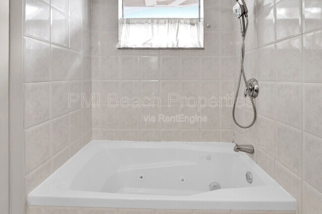 Building Photo - 2431 Key Largo Ln