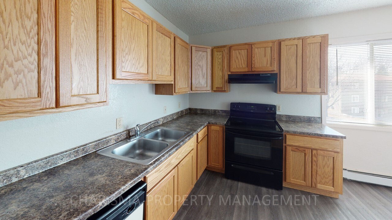 Building Photo - 412 S Thompson Ave