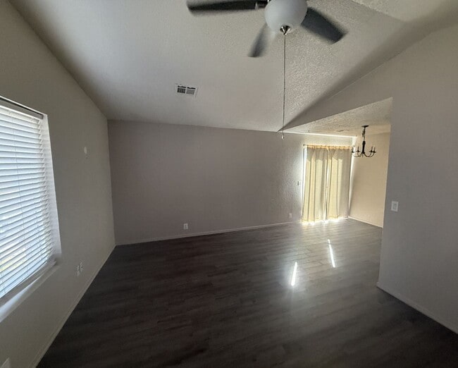 Building Photo - 3 bed 2 bath in Edmond Schools, trendy exterior, hard surface flooring and a fenced yard!  Call u...