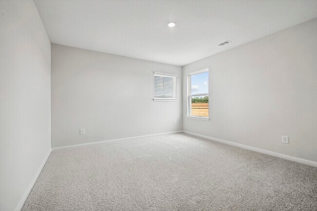 Building Photo - 5910 Peony Pl