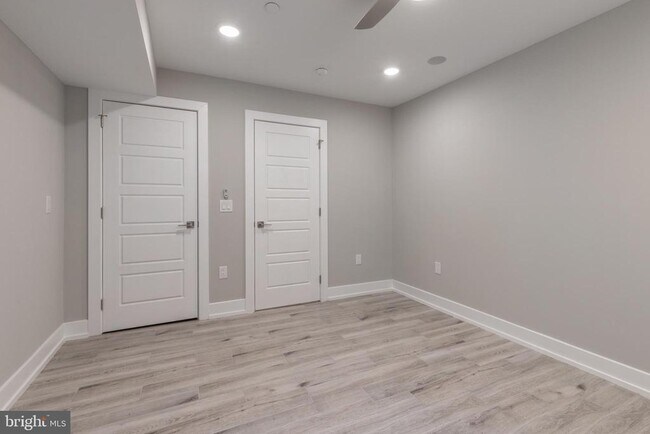 Building Photo - 137 W Huntingdon St