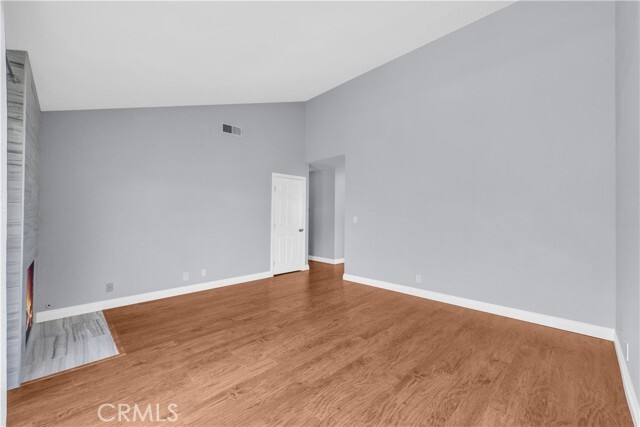 Building Photo - 5071 Doanoke Ave
