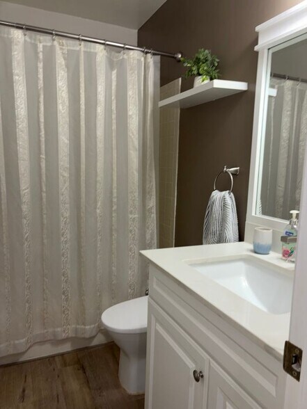 Building Photo - 8107 Summerbreeze Ln