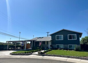 Building Photo - Charming 4 Bedroom Home w/ A/C in Security