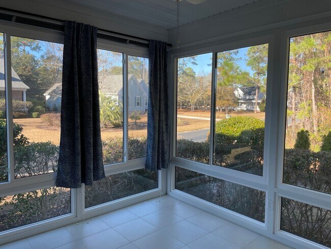 Building Photo - 3 Bedroom 2 Bathroom with a  Bonus Room  House in Winding River Plantation