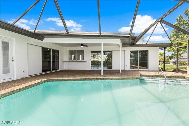 Building Photo - 1041 N Waterway Dr