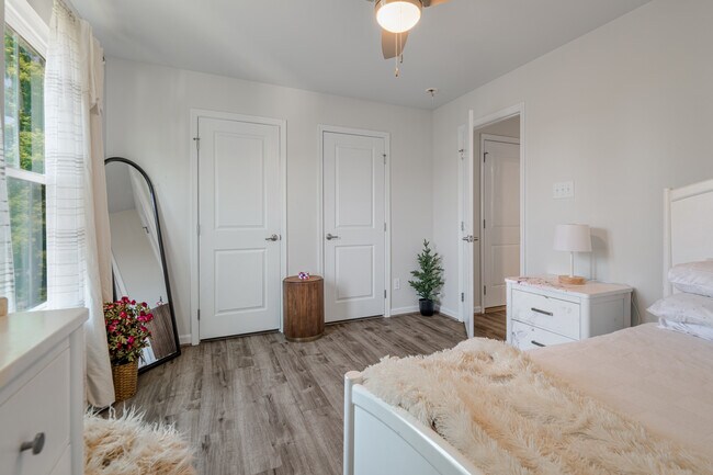 Building Photo - 16848 White Daisy Loop