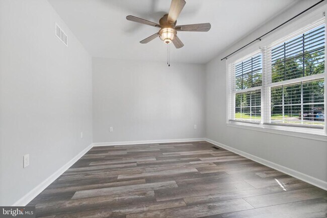 Building Photo - 680 Chestnut Springs Ln