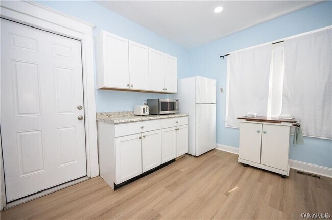 Building Photo - 98 E Delavan Ave