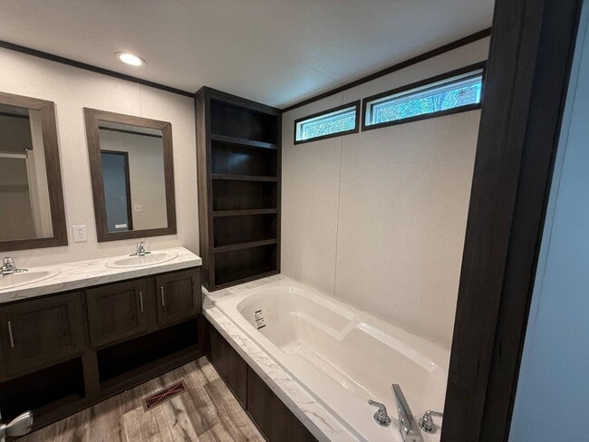 Building Photo - 2881 TX-110