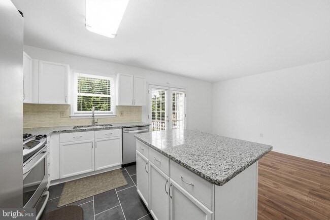Building Photo - 46733 Woodmint Terrace