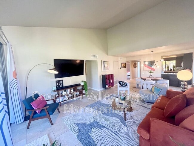 Building Photo - 1310 Campeon Cir