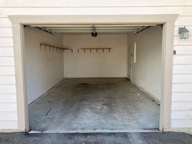 Building Photo - 1918 S 5th St W