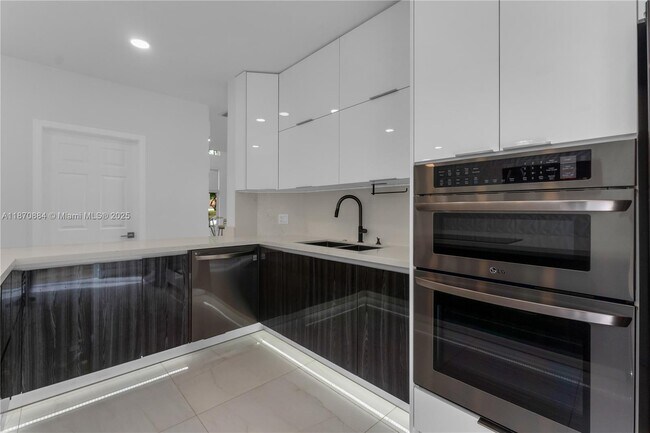 Building Photo - 11230 NW 59th Terrace