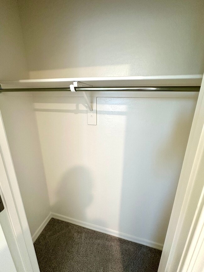 Building Photo - Beautiful new home in Bella Vista Farms, San Tan Valley! 9' ceilings, tile floors, granite counte...