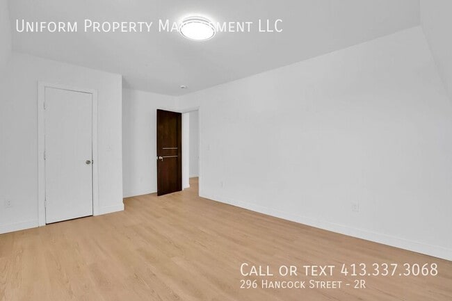 Building Photo - 296 Hancock St