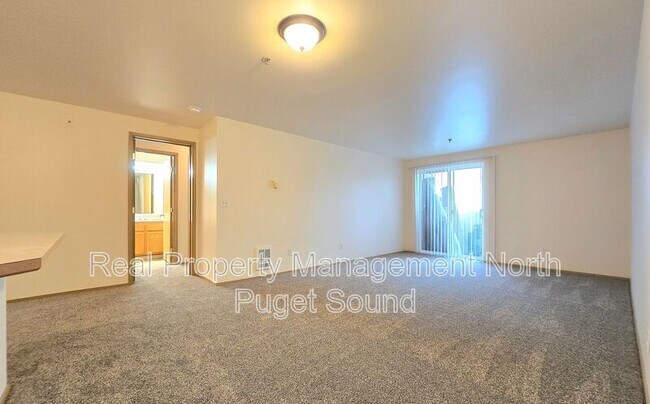 Building Photo - 11811 State Ave