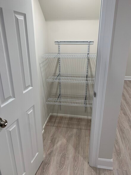 Kitchen pantry - 281 Oak Dr