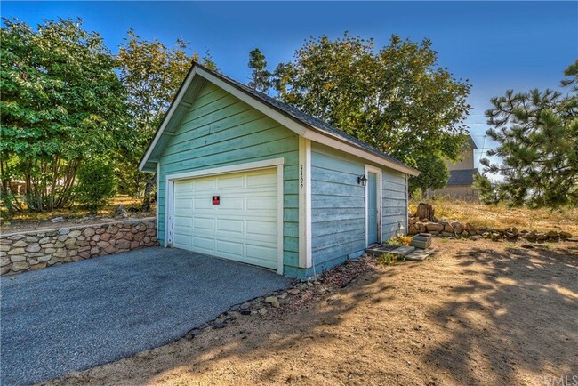 Building Photo - 1165 Saturn Way