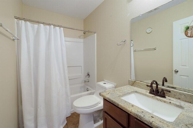 Building Photo - 120 Mallard Ln