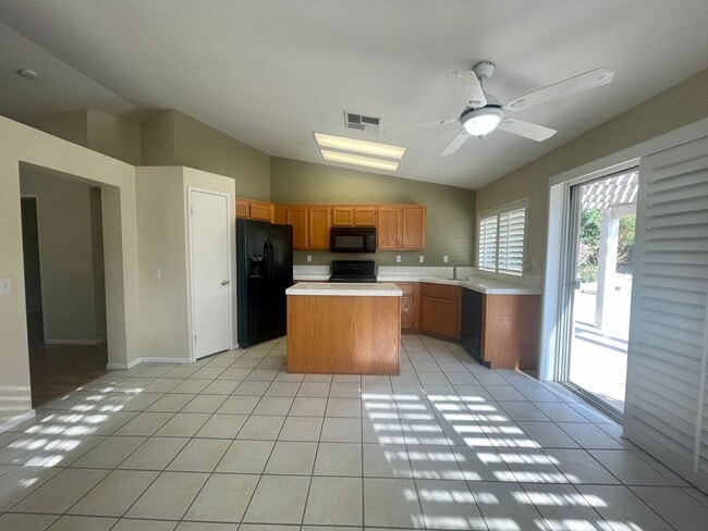 Building Photo - COMING SOON! LOVELY 3 Bedroom + Den/ 2 Bath POOL Home In N. La Quinta!