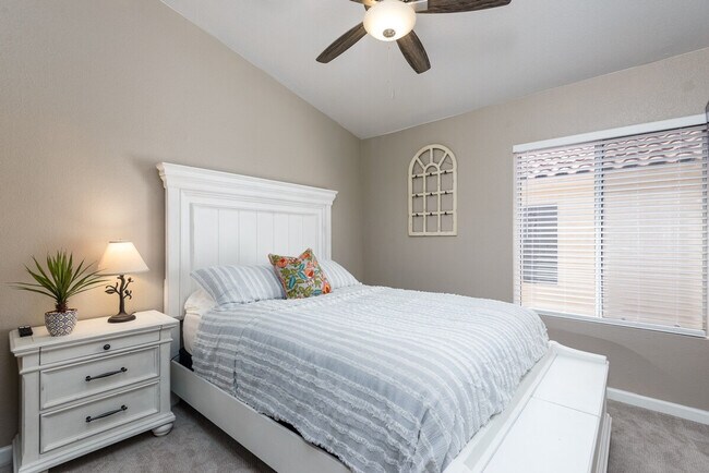 Building Photo - 7254 E Camino Del Monte