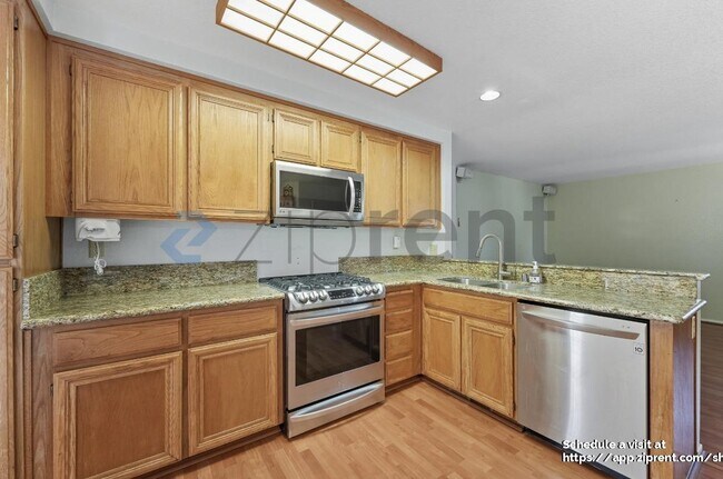 Building Photo - 14 Cider Mill Ct