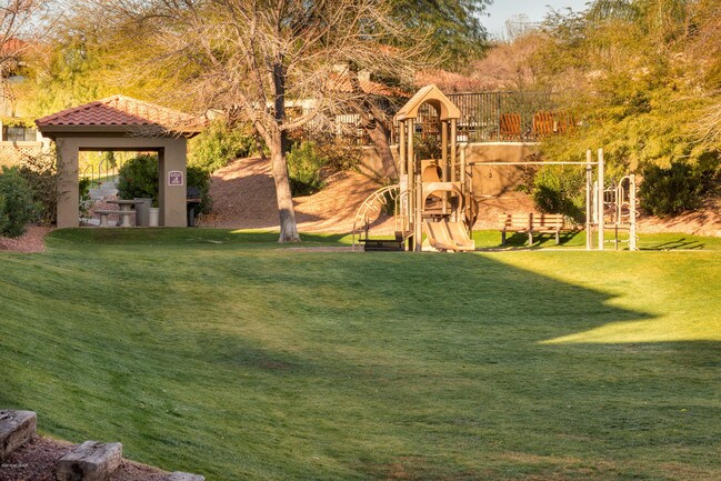 Building Photo - 5751 N Kolb Rd