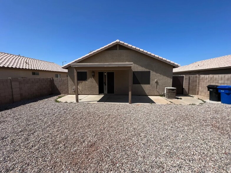 Building Photo - 16925 N 157th Ave