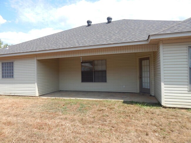Building Photo - 451 Wisteria Dr