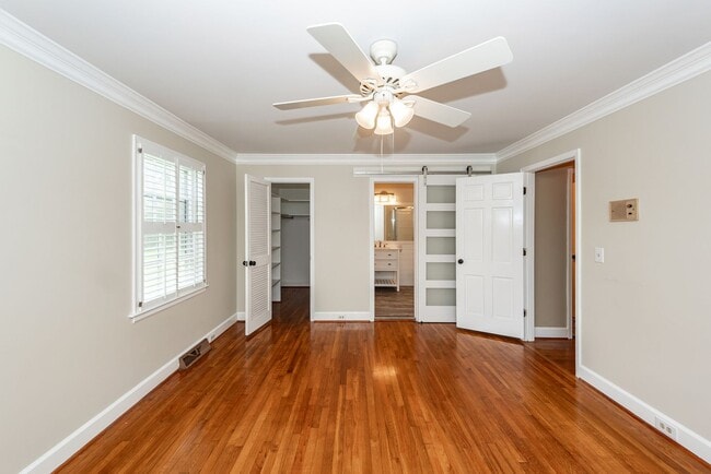 Building Photo - 6 Bedroom, 2.5 Bath House in Drayton on th...
