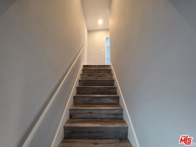 Building Photo - 210 S Lucia Ave