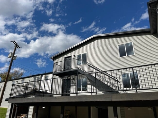 Building Photo - 1 Avalon Circle - 2 Bay