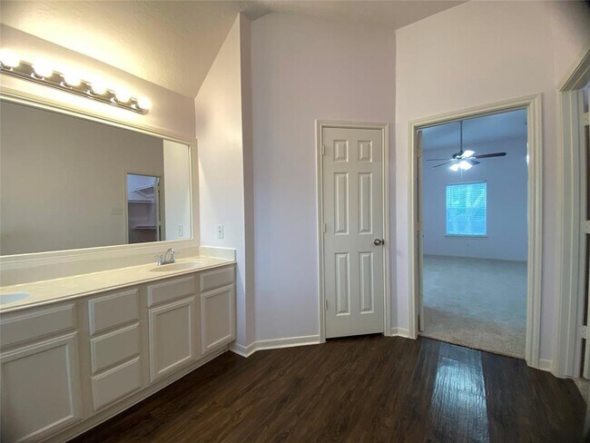 Building Photo - 15706 Springfield Dr