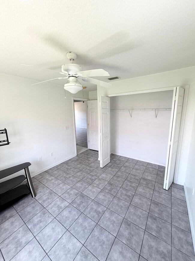 Building Photo - 33 Flamingwood Ln #B