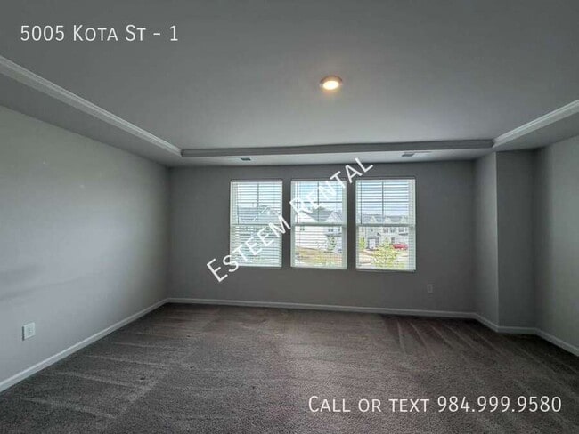 Building Photo - 5005 Kota St