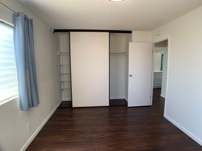 Building Photo - Mililani  - Rare 4 bedroom with upgraded kitchen/bathroom & large living/dining room